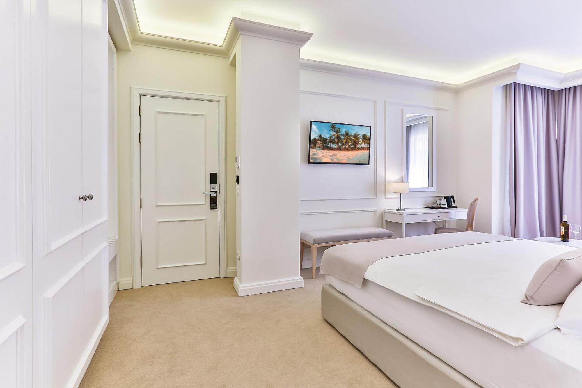 Hotel Eden Budva Buitenkant foto